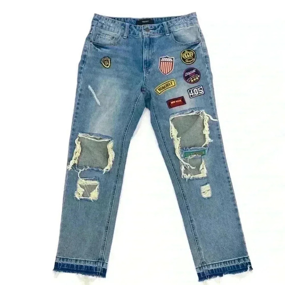 Forever 21 Women’s Distressed Boyfriend Blue Jeans w/Patches Relaxed Size Small - Picture 1 of 5